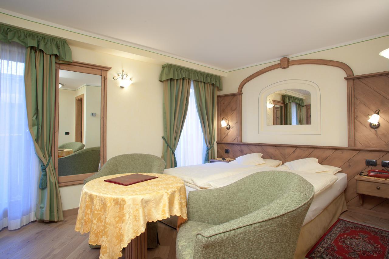 Hotel Ristorante Cassana Livigno Eksteriør bilde