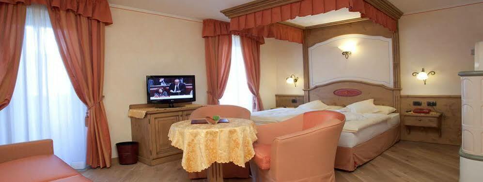 Hotel Ristorante Cassana Livigno Eksteriør bilde